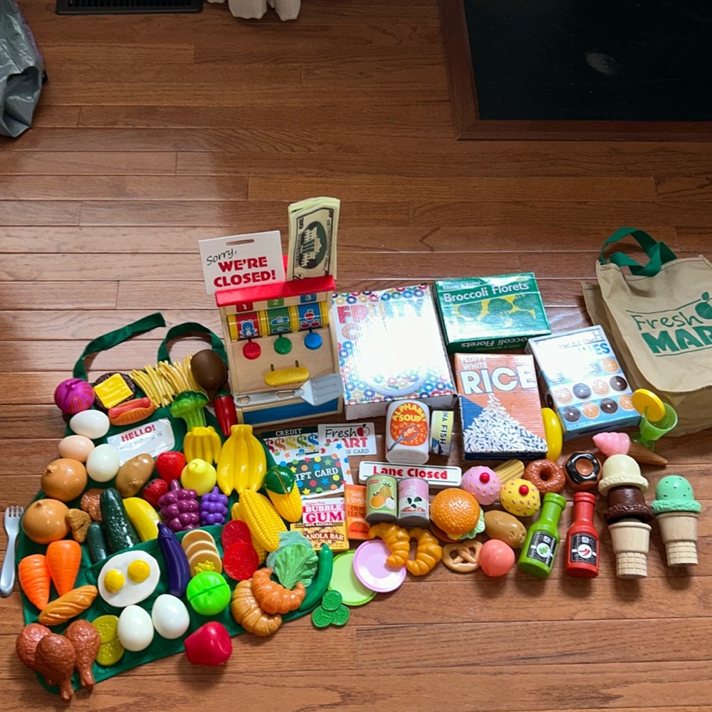 Melissa and Doug Fresh Mart Big Food Lot